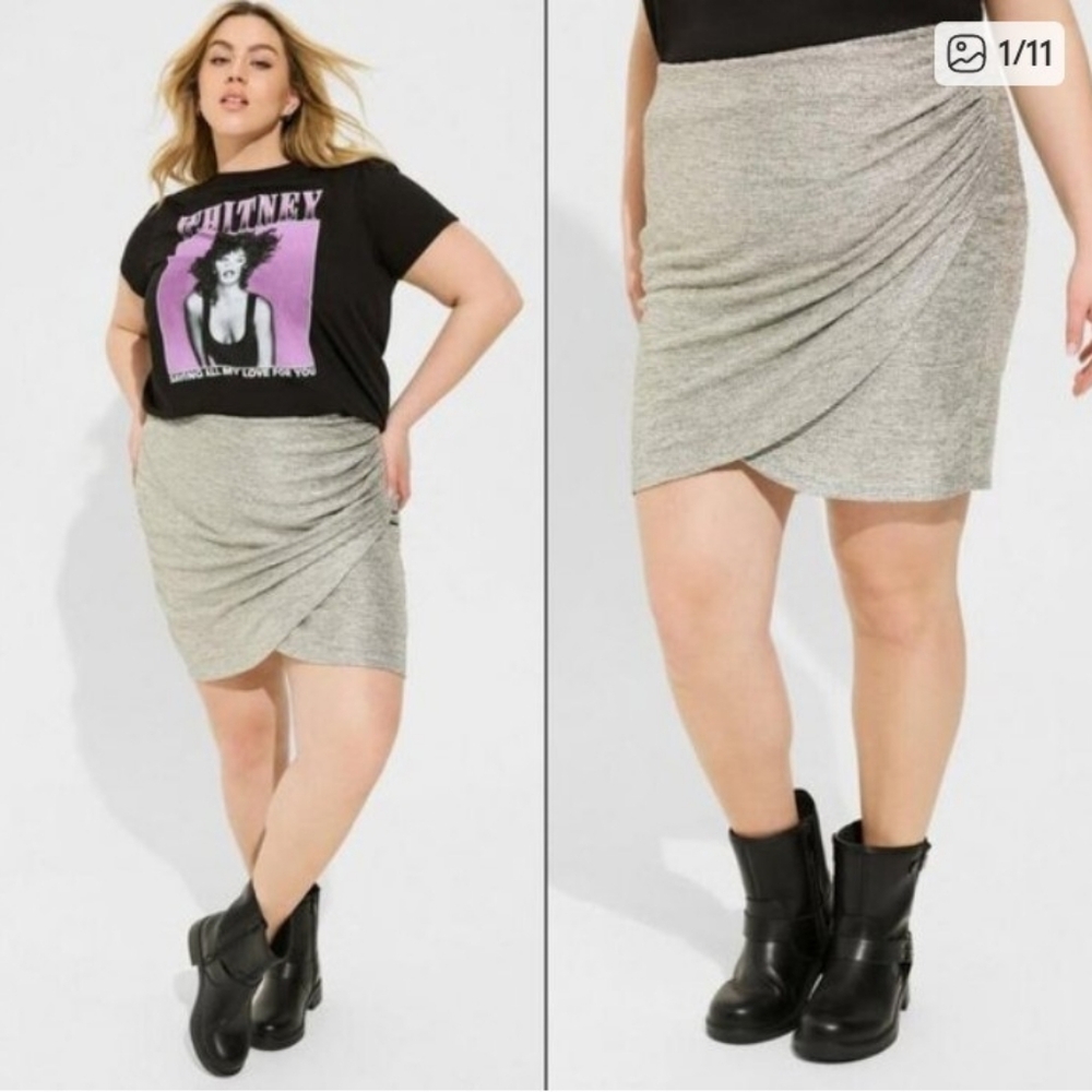 Torrid Silver Ruched Pencil Skirt Size 3 22/24